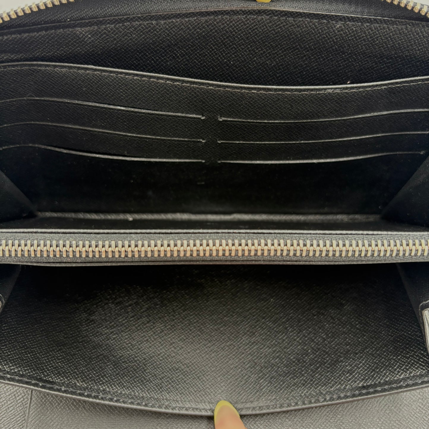 Louis Vuitton Zippy Organizer...-Black Epi