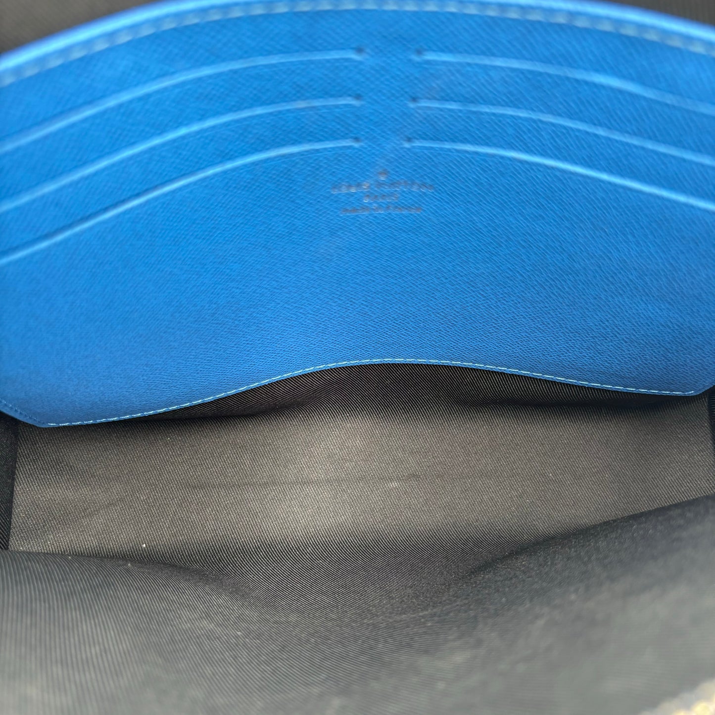 Chipped Louis Vuitton 3D Pochette Voyage Clutch Bag