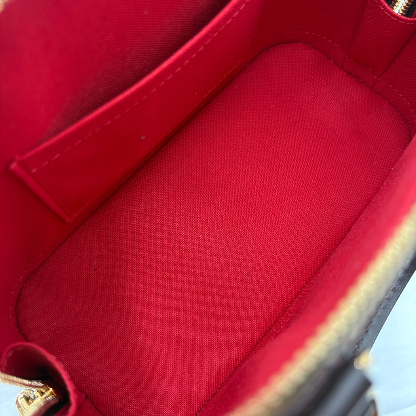 Chipped Louis Vuitton Alma BB Damier Ebene