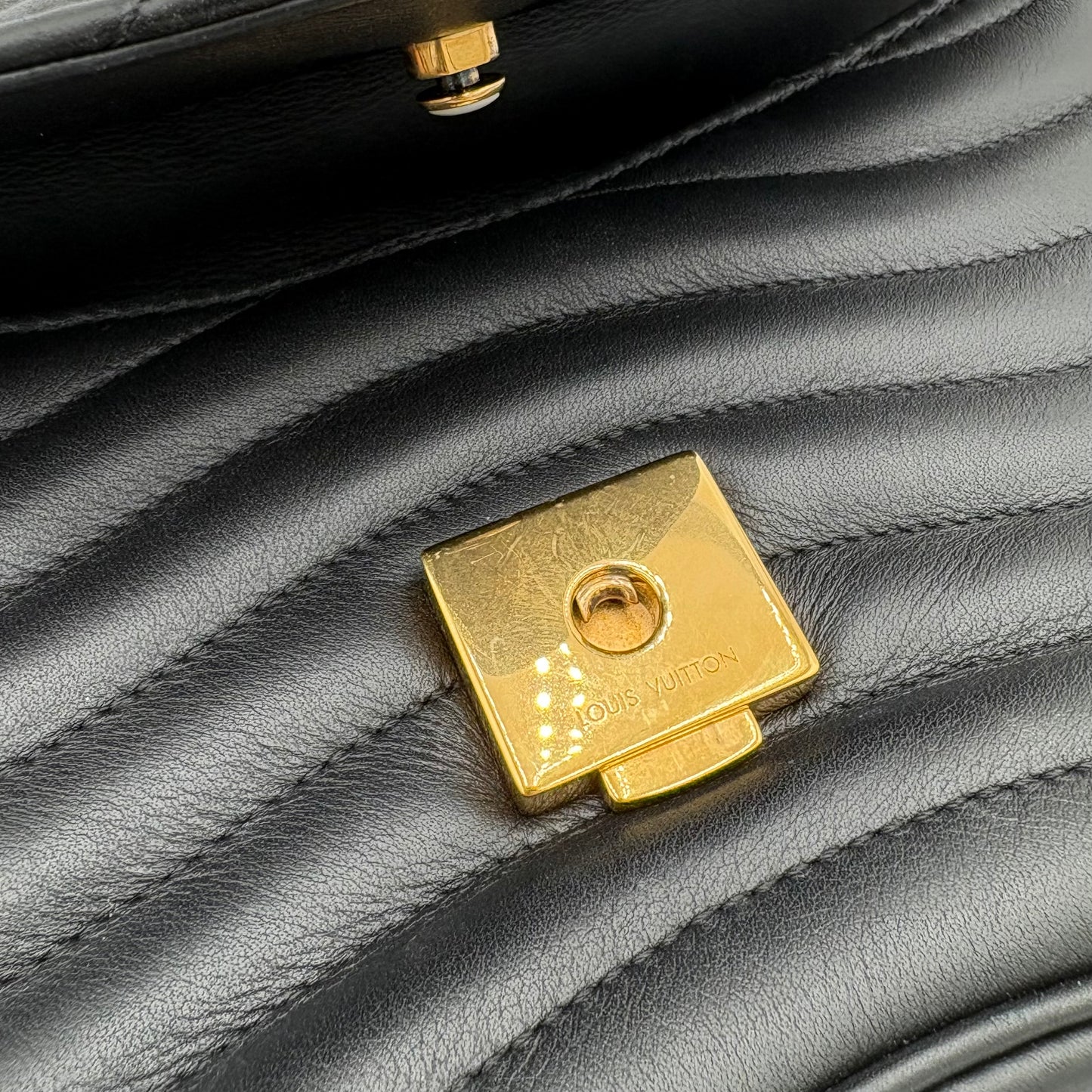 Louis Vuitton New Wave Chain Bg-Black : MM