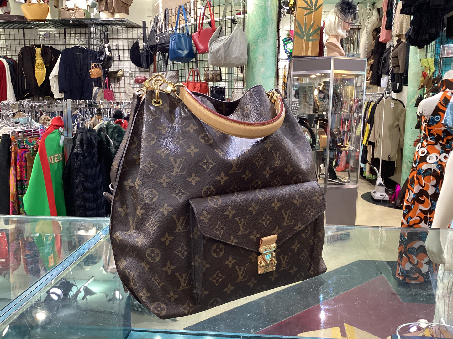 2014 Louis Vuitton Metis Hobo Monogram