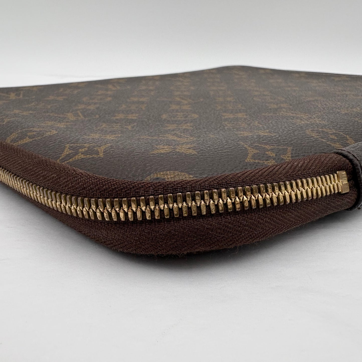 2013 Louis Vuitton 13" Monogram Laptop Sleeve