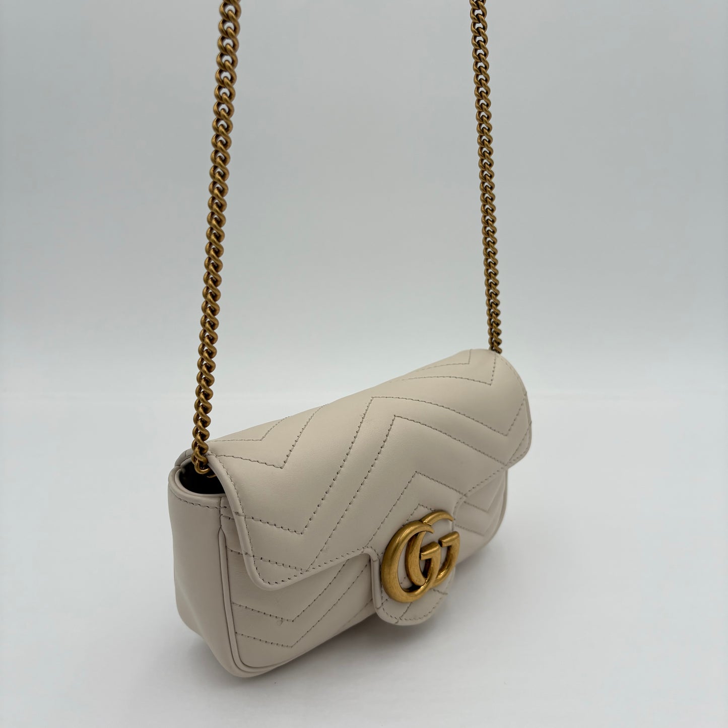 Gucci GG Marmont Super Mini Crossbody