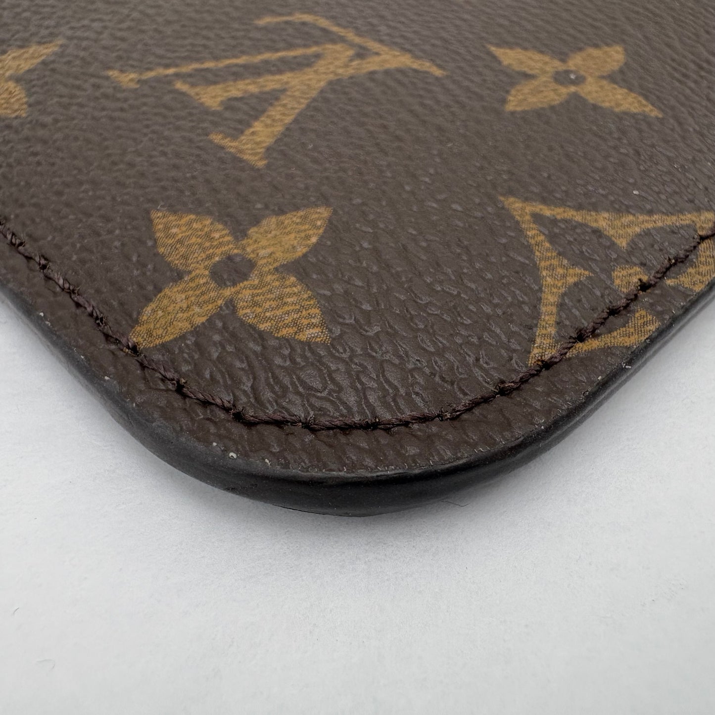 NWOT Louis Vuitton Wristlet Pouch-Monogram