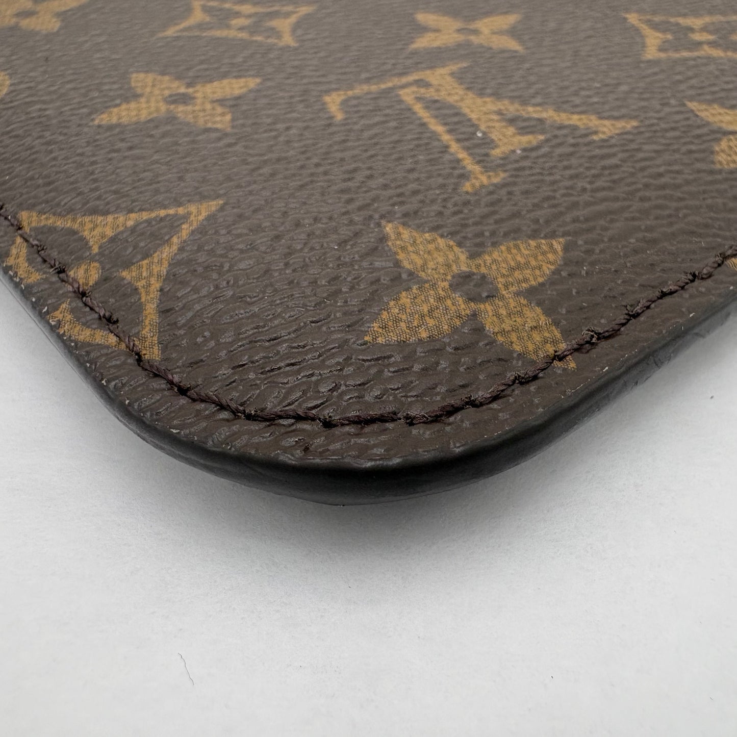 NWOT Louis Vuitton Wristlet Pouch-Monogram