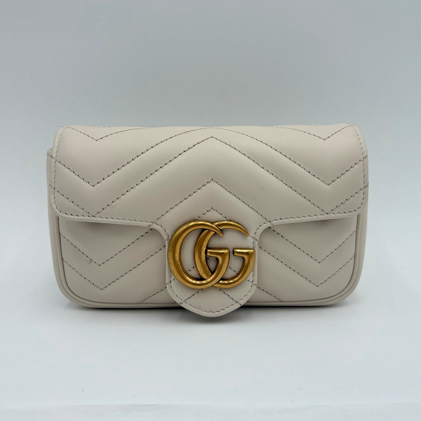 Gucci GG Marmont Super Mini Crossbody