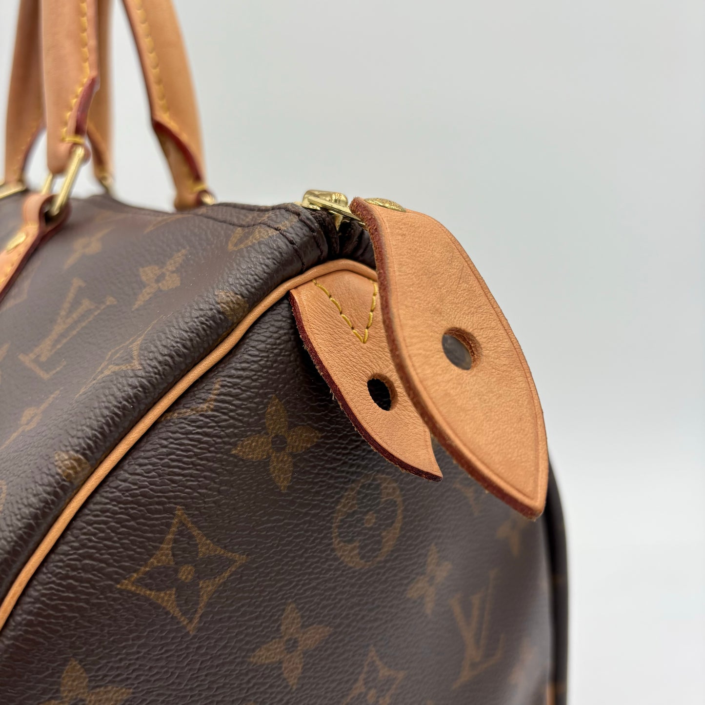 Chipped Louis Vuitton Monogram Speedy 35