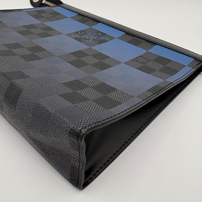 Chipped Louis Vuitton 3D Pochette Voyage Clutch Bag