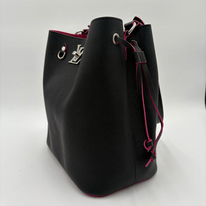 2019 Louis Vuitton Lock Me Bucket Shoulder Bag