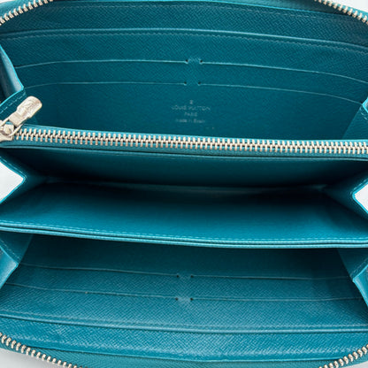 Louis Vuitton Epi Zippy Wallet.-Electric Blue