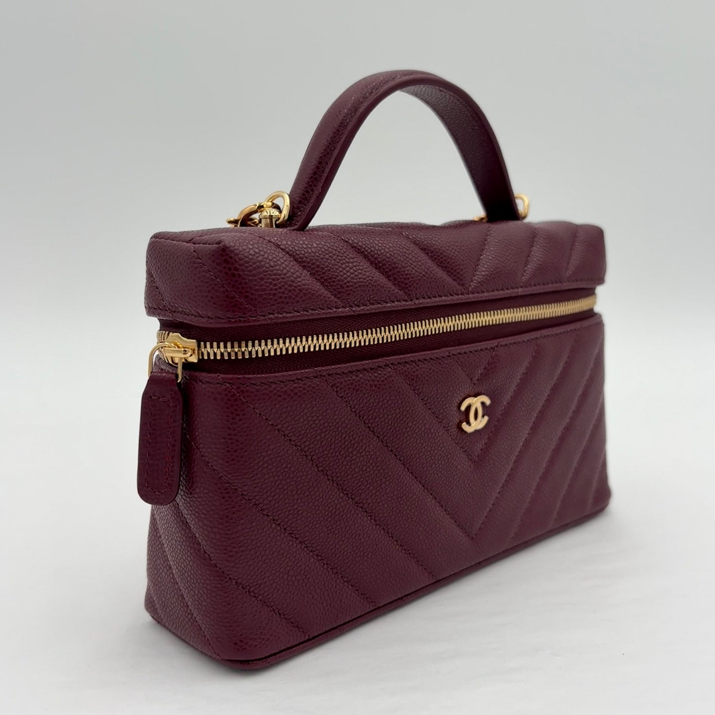 2026 Chanel Caviar Quilted Top Handle Slim Vanity With Chain