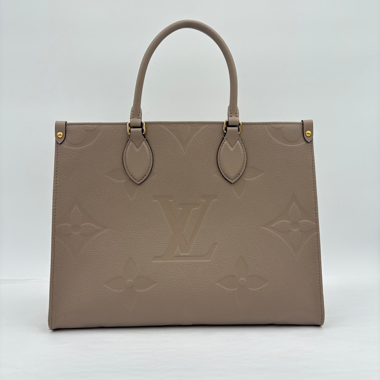 Chipped Louis Vuitton OnTheGo Giant Monogram Tote