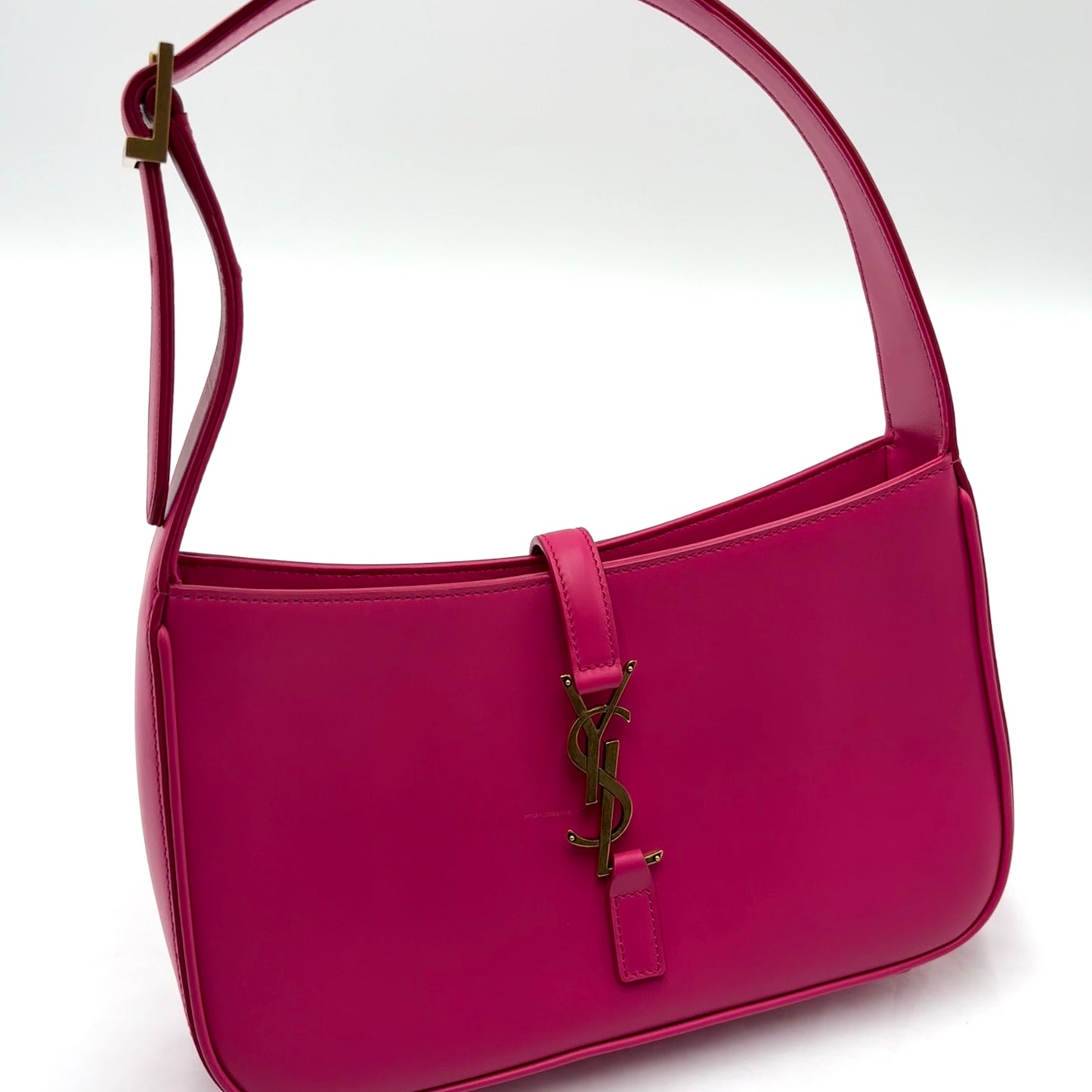 Saint Laurent Le 5 a 7