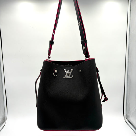 2019 Louis Vuitton Lock Me Bucket Shoulder Bag
