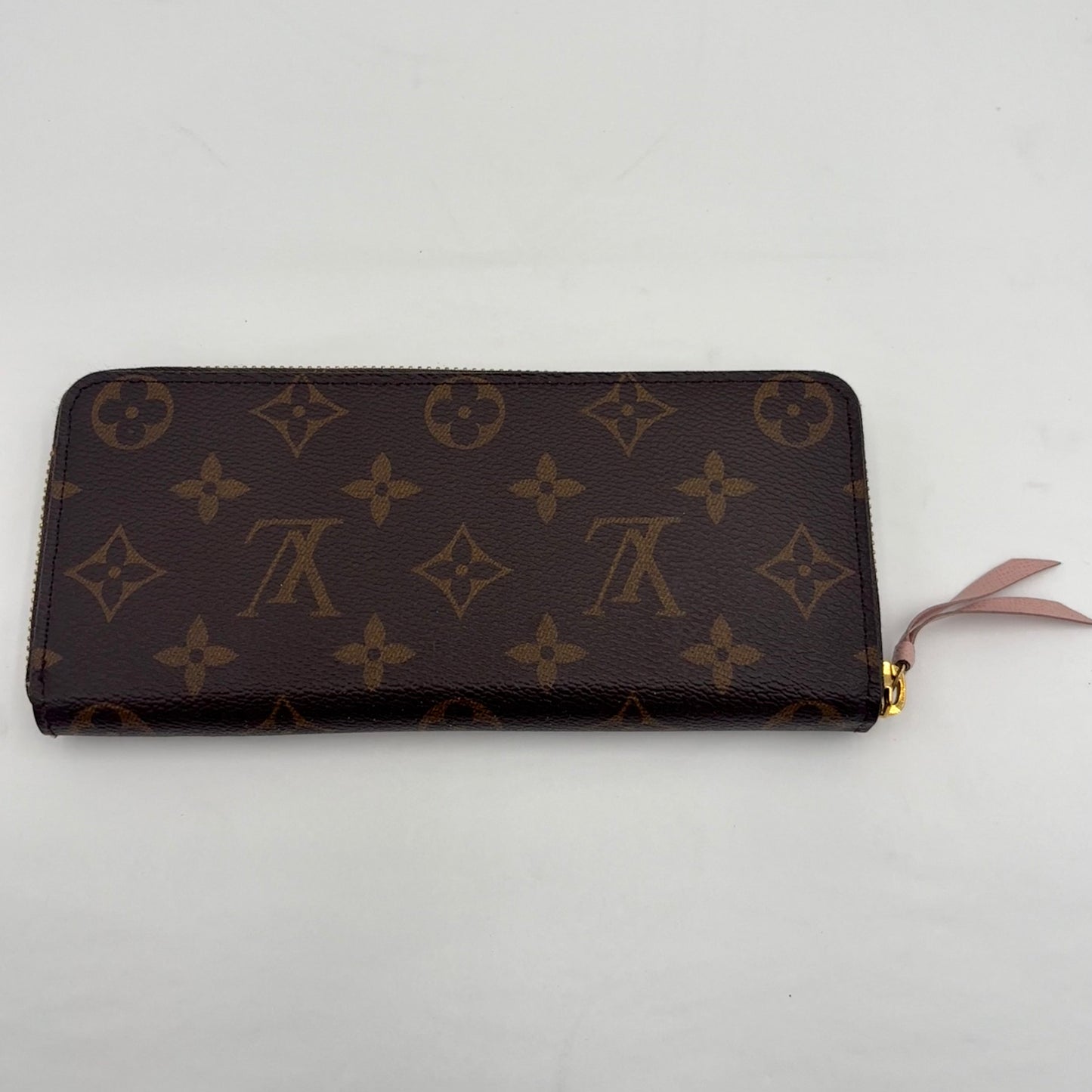 Chipped Louis Vuitton Clemence Monogram/Rose Ballerine