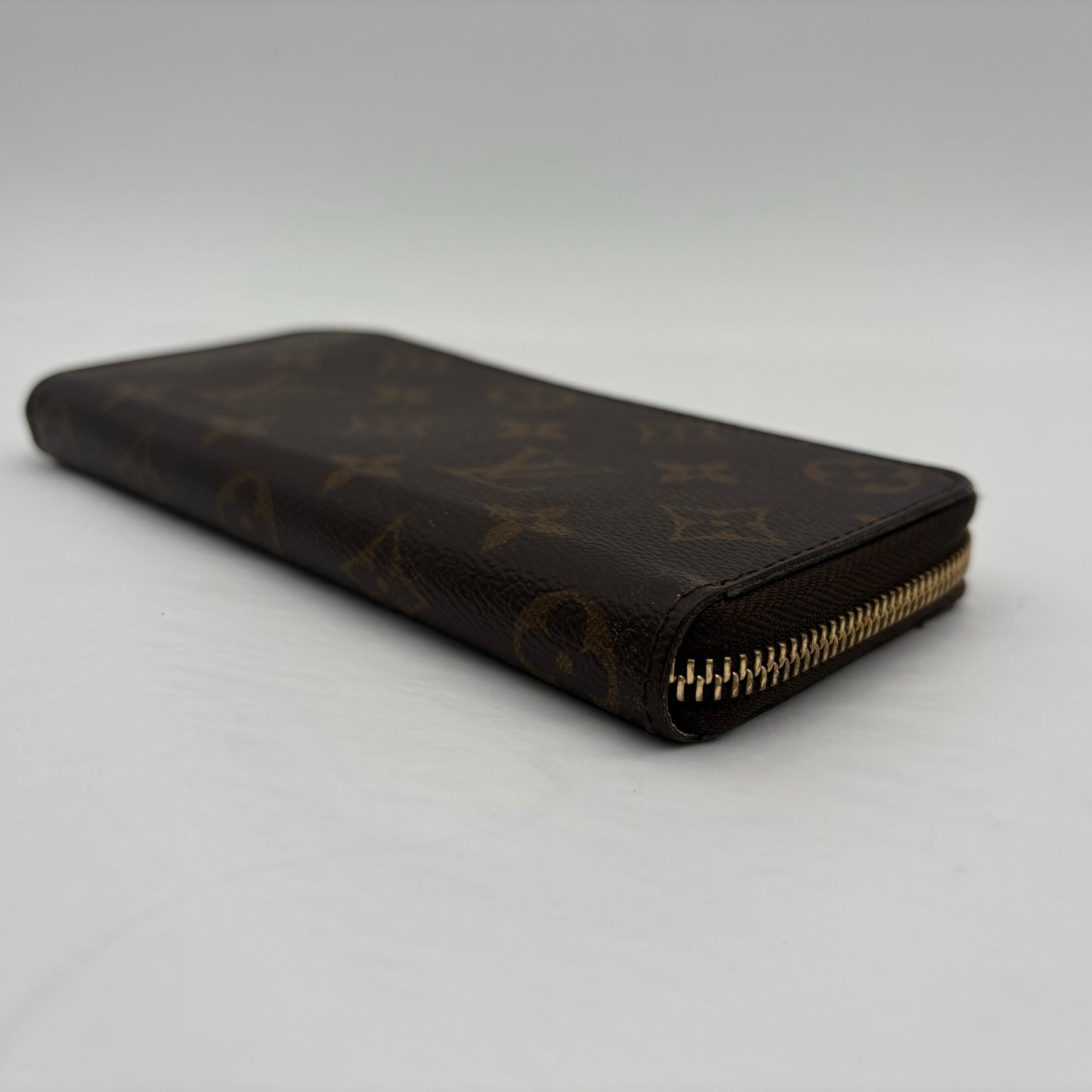 Chipped Louis Vuitton Clemence Monogram/Rose Ballerine