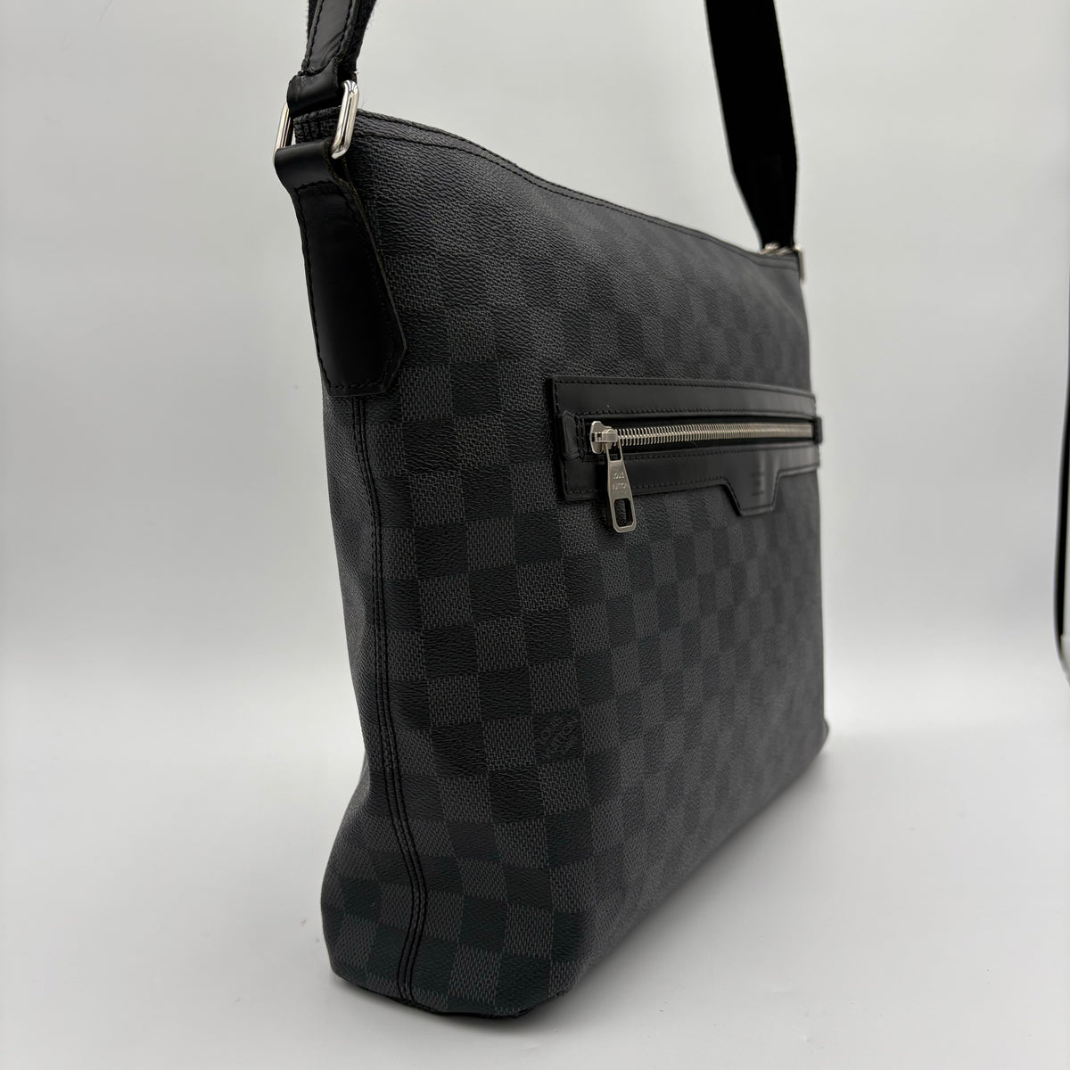 2011 Louis Vuitton Mick GM Crossbody Bag
