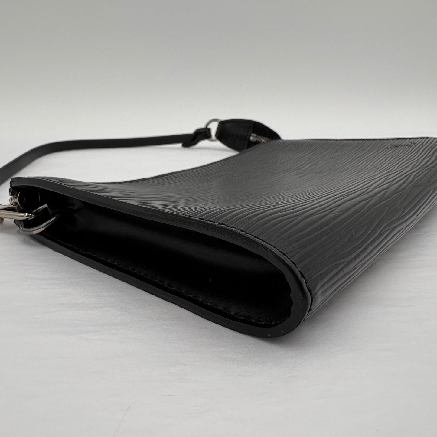2006 Louis Vuitton Epi Pochette