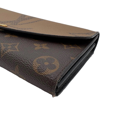 Chipped Louis Vuitton Sarah Wallet