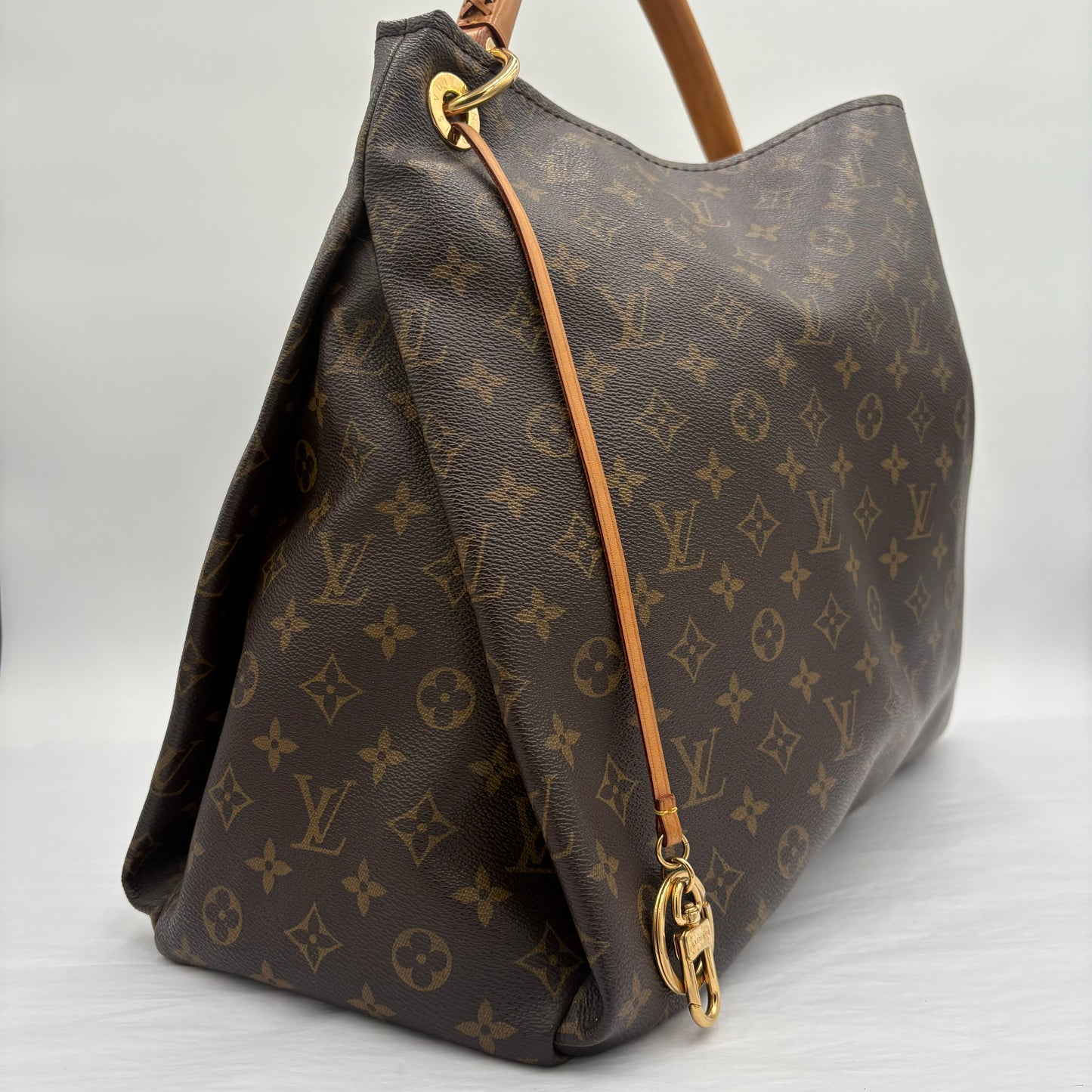 2010 Louis Vuitton Artsy GM Handbag