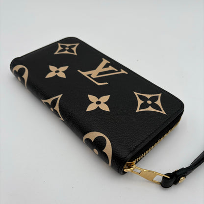 Chipped Louis Vuitton Giant Monogram Zippy Wallet