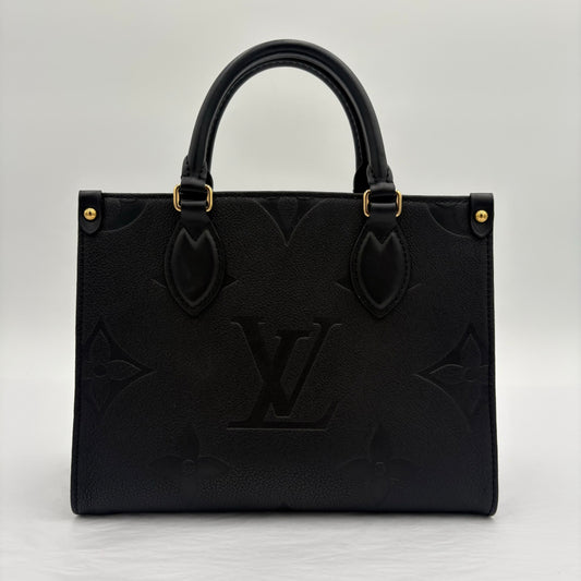 Chipped Louis Vuitton ONTheGo PM Giant Monogram