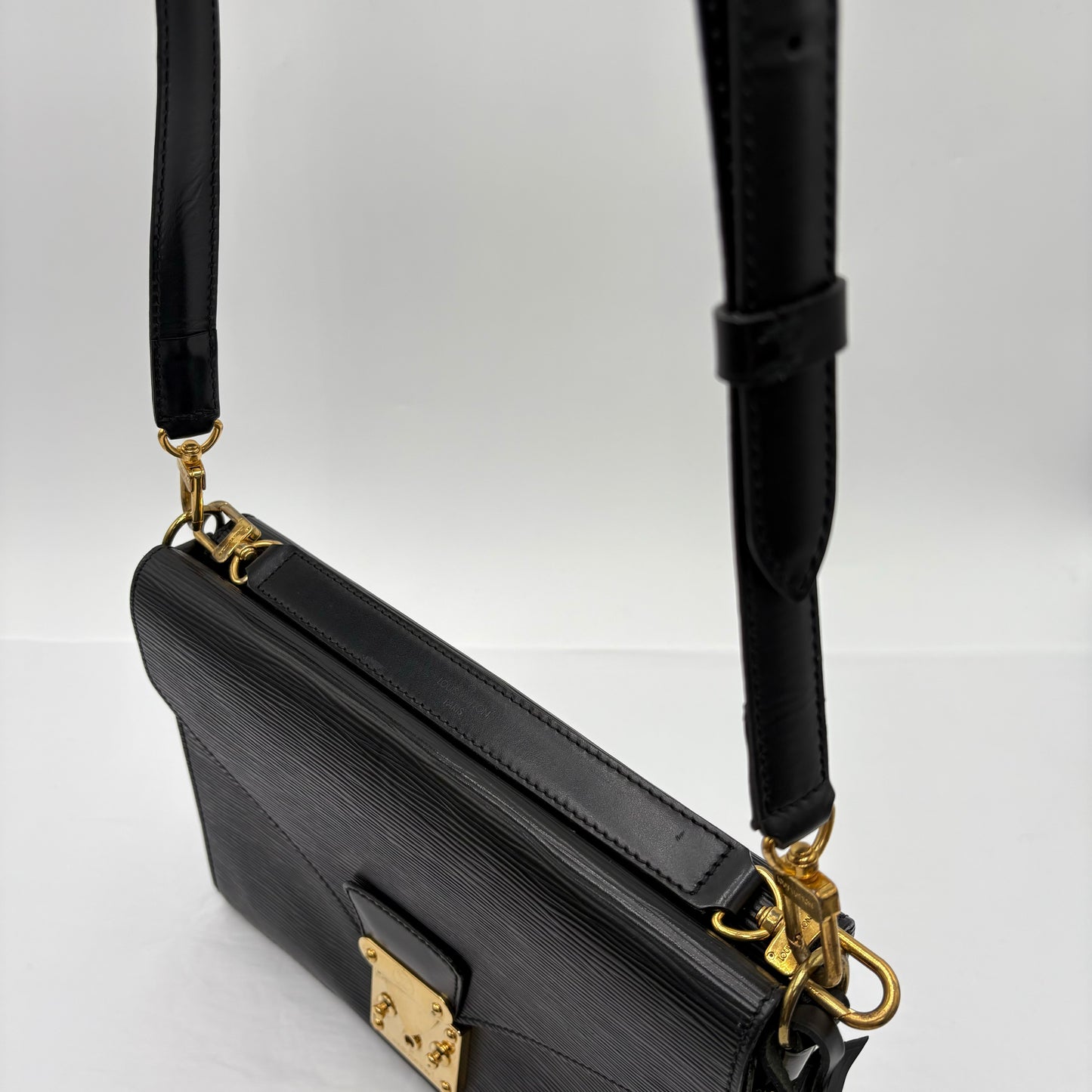 1992 Louis Vuitton Epi Sac Biface