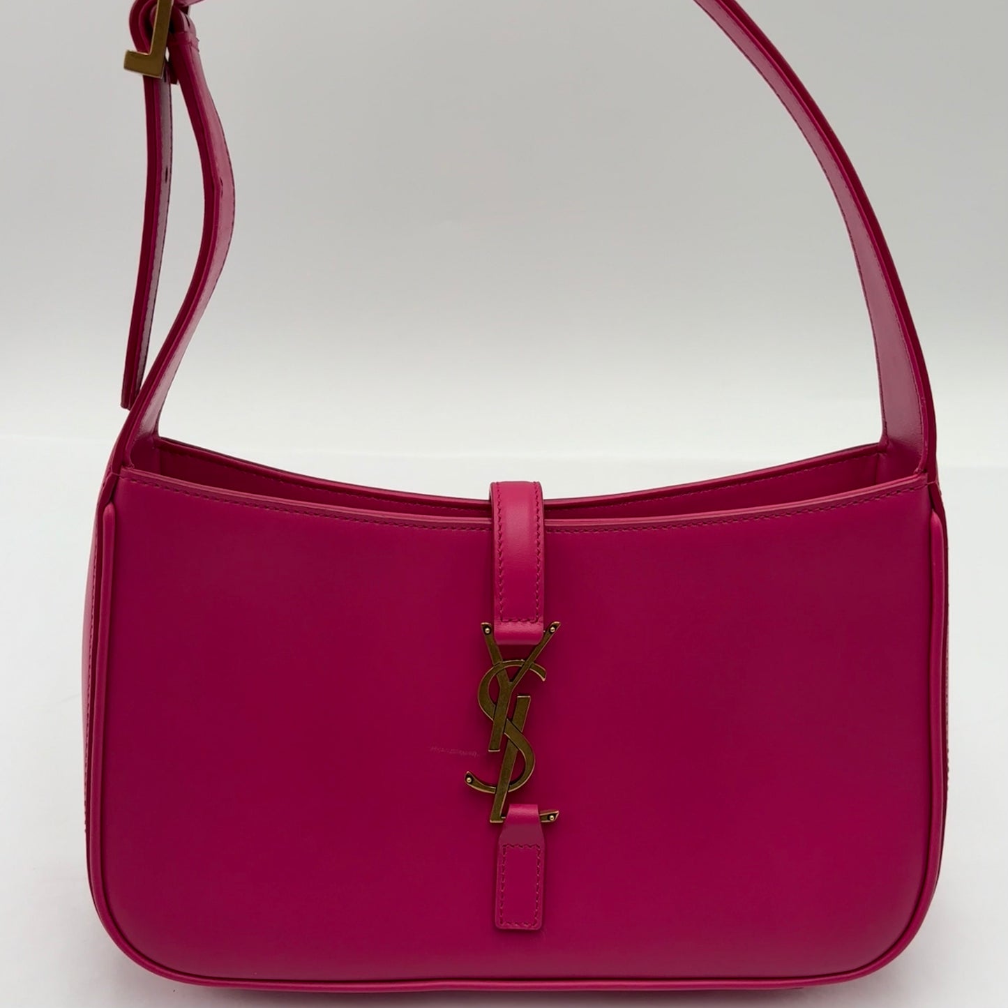 Saint Laurent Le 5 a 7