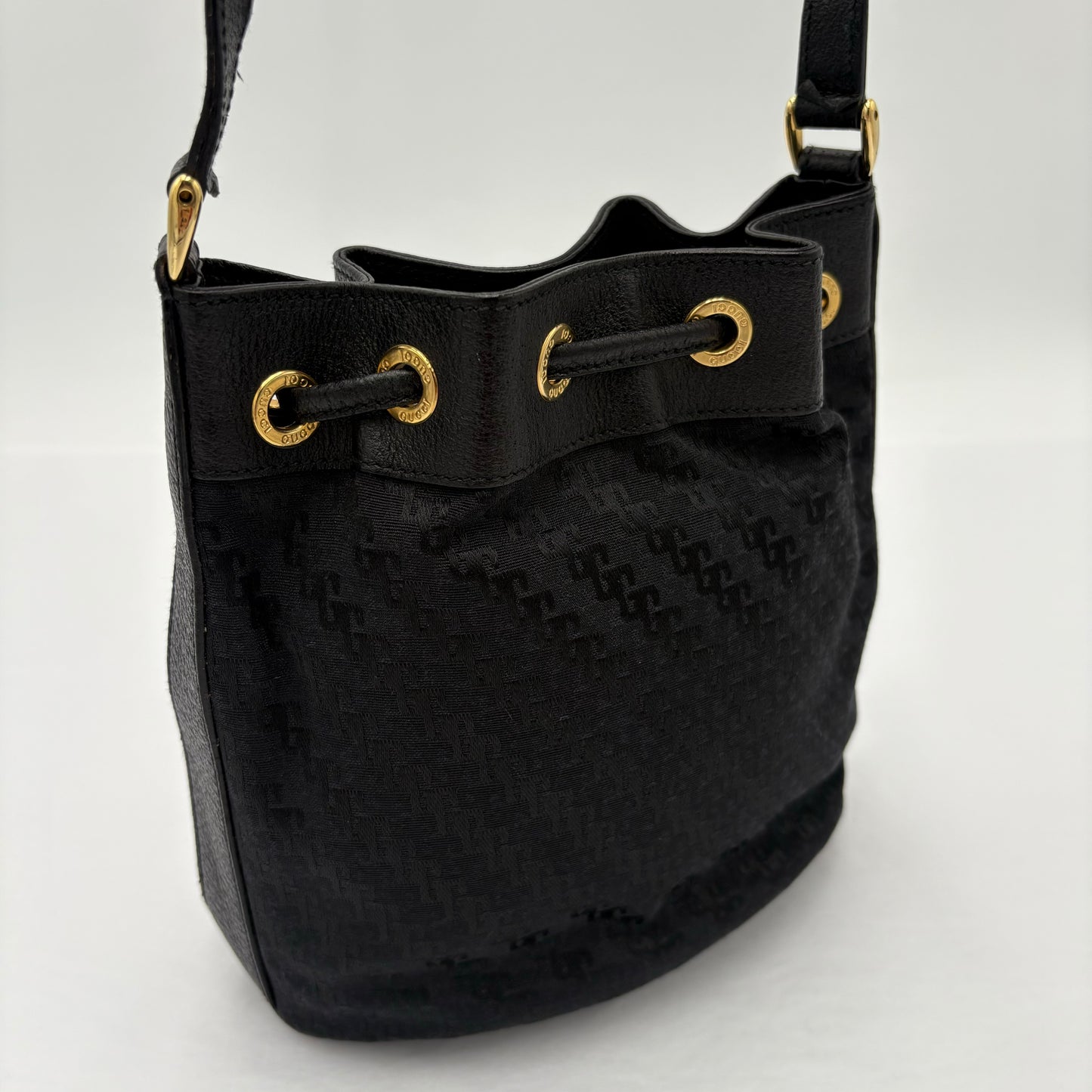 Vintage Gucci Micro GG Monogram Bucket bag