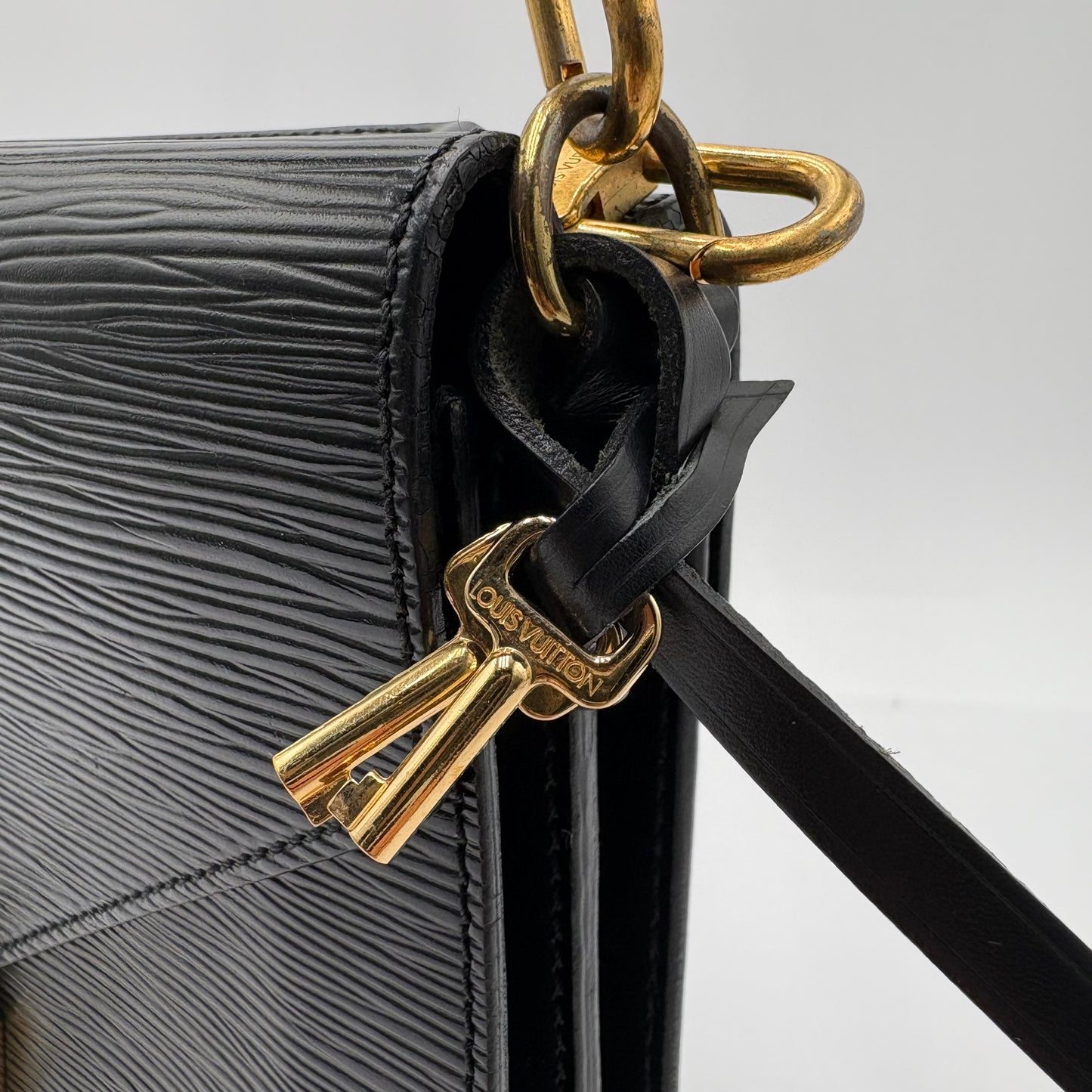 1992 Louis Vuitton Epi Sac Biface
