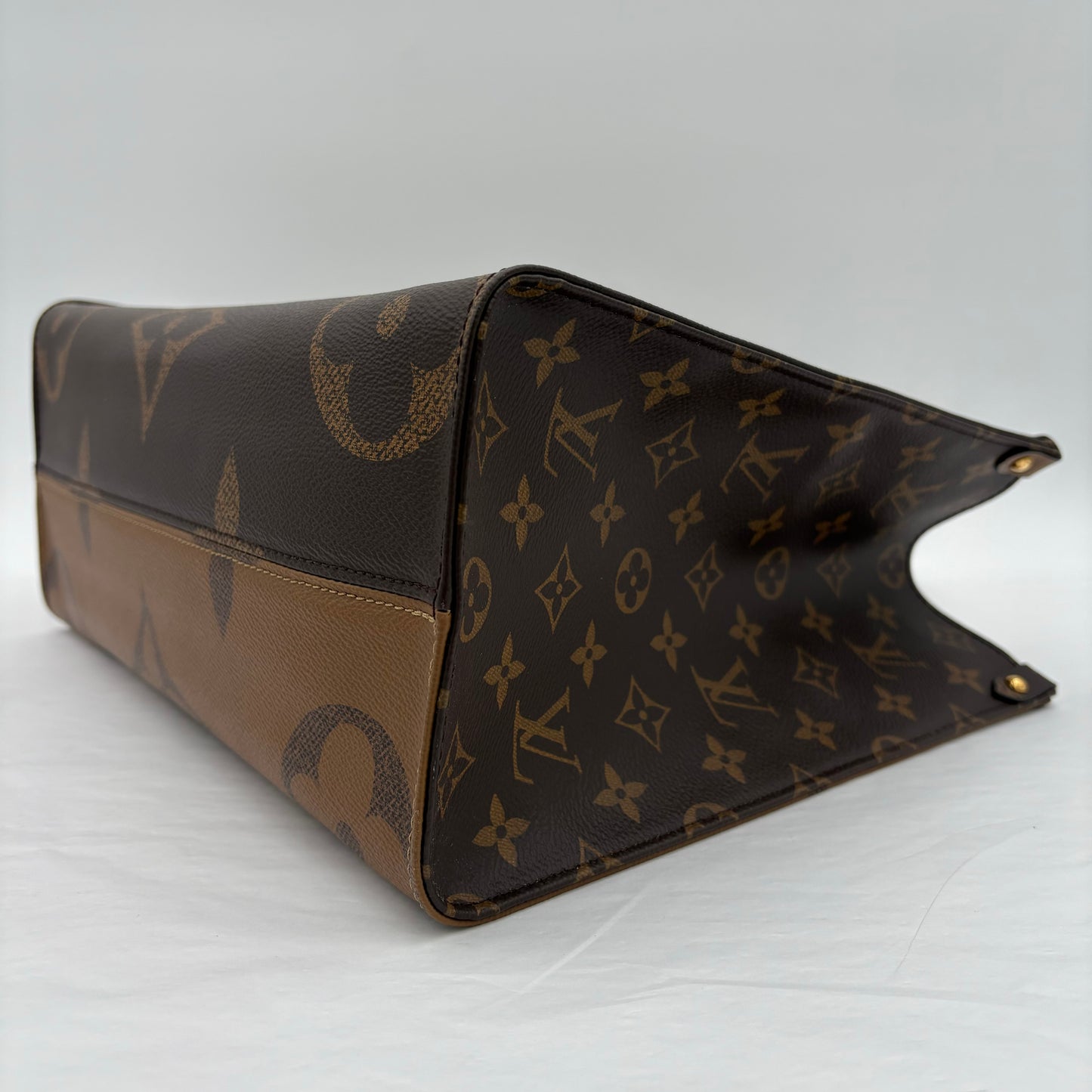 Louis Vuitton OnTheGo Tote-Reverse Mono : MM