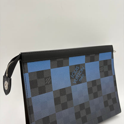 Chipped Louis Vuitton 3D Pochette Voyage Clutch Bag