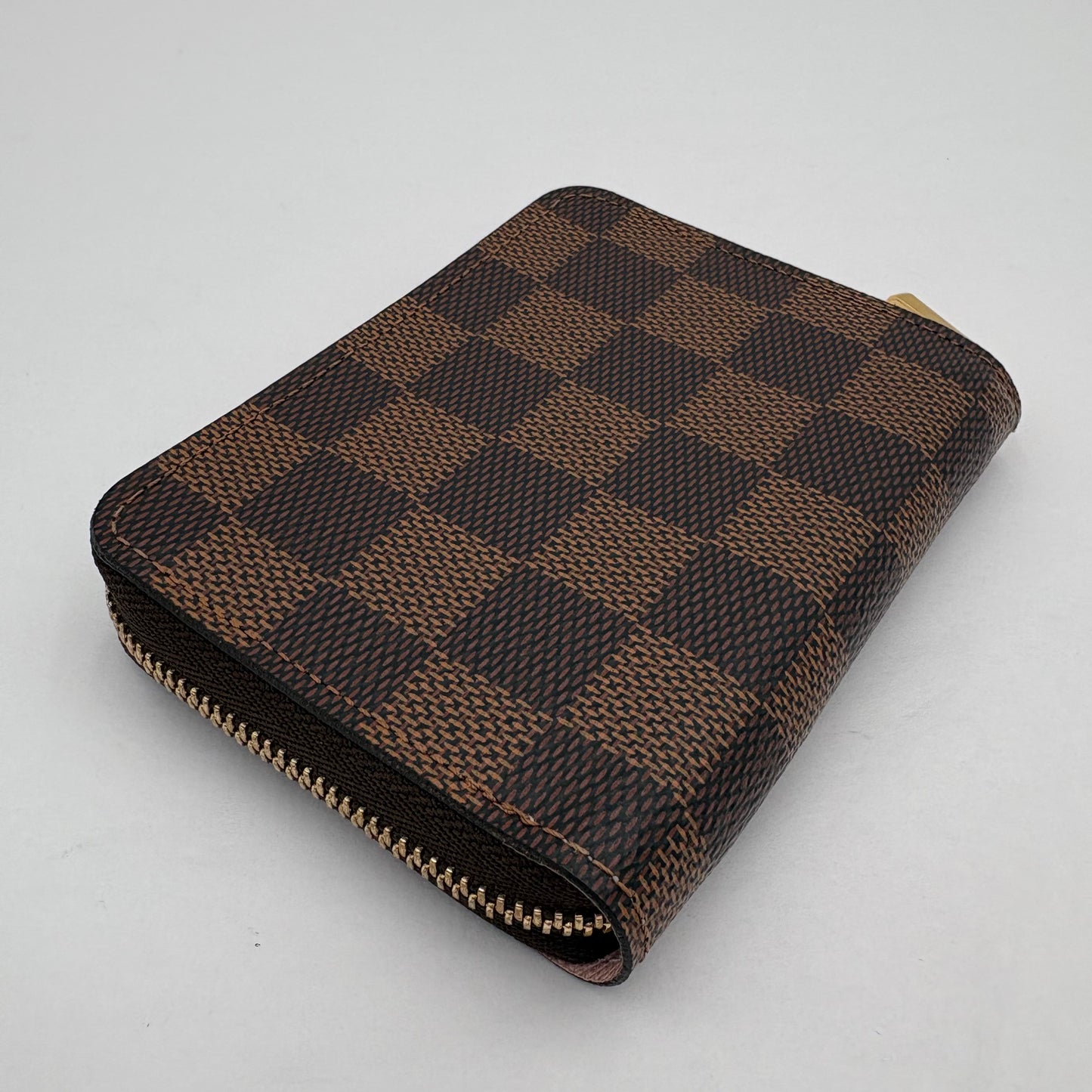 Chipped Louis Vuitton Zippy Coin Wallet