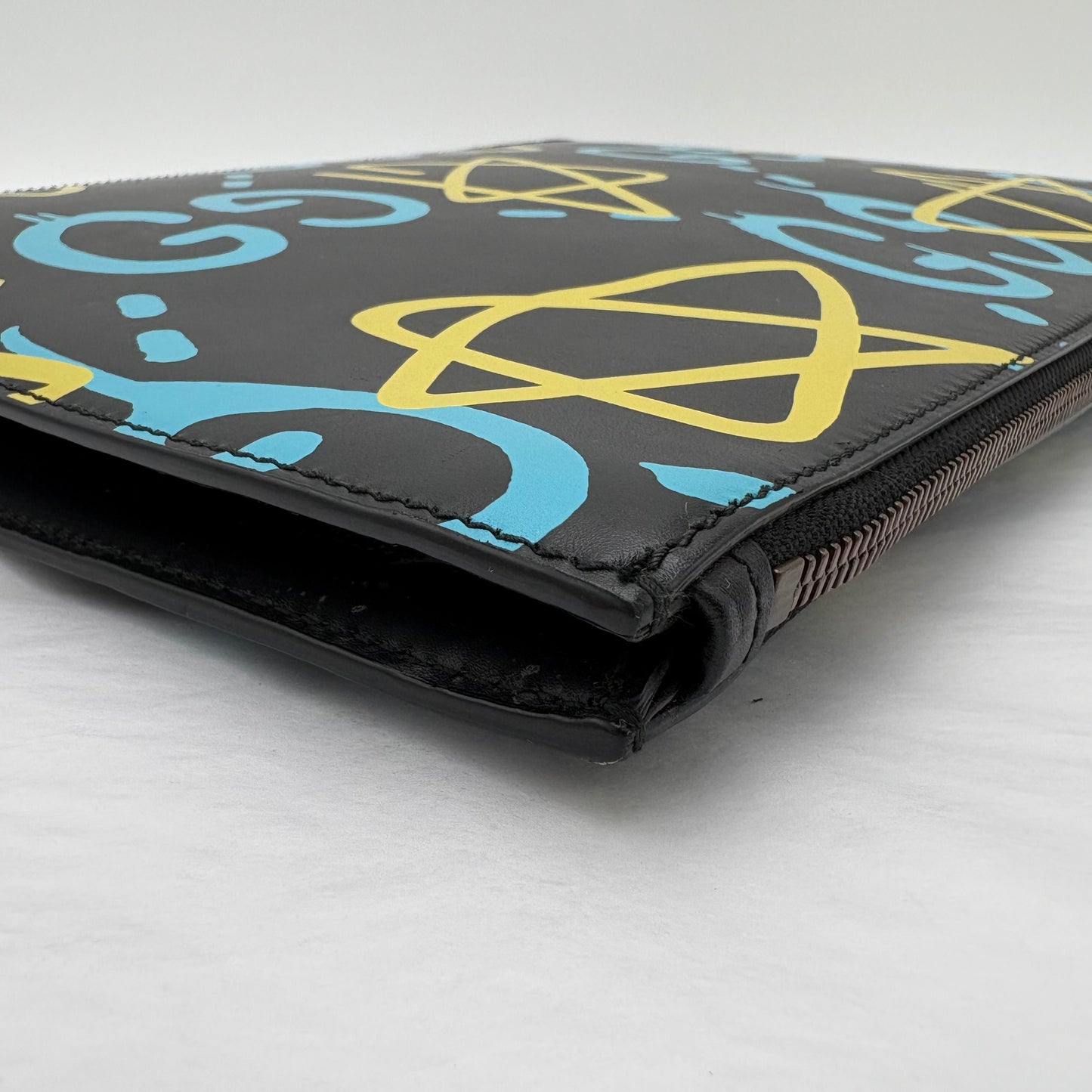 Gucci GG Ghost Pouch Graffiti