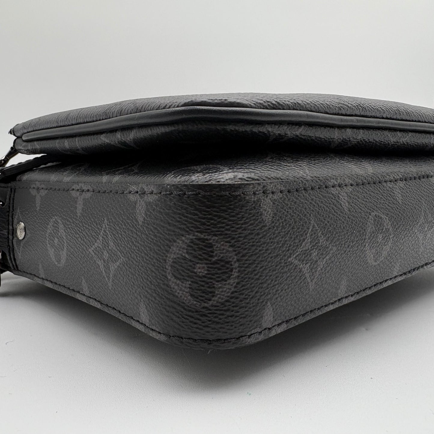 Chipped Louis Vuitton Eclipse Trio Messenger Bag