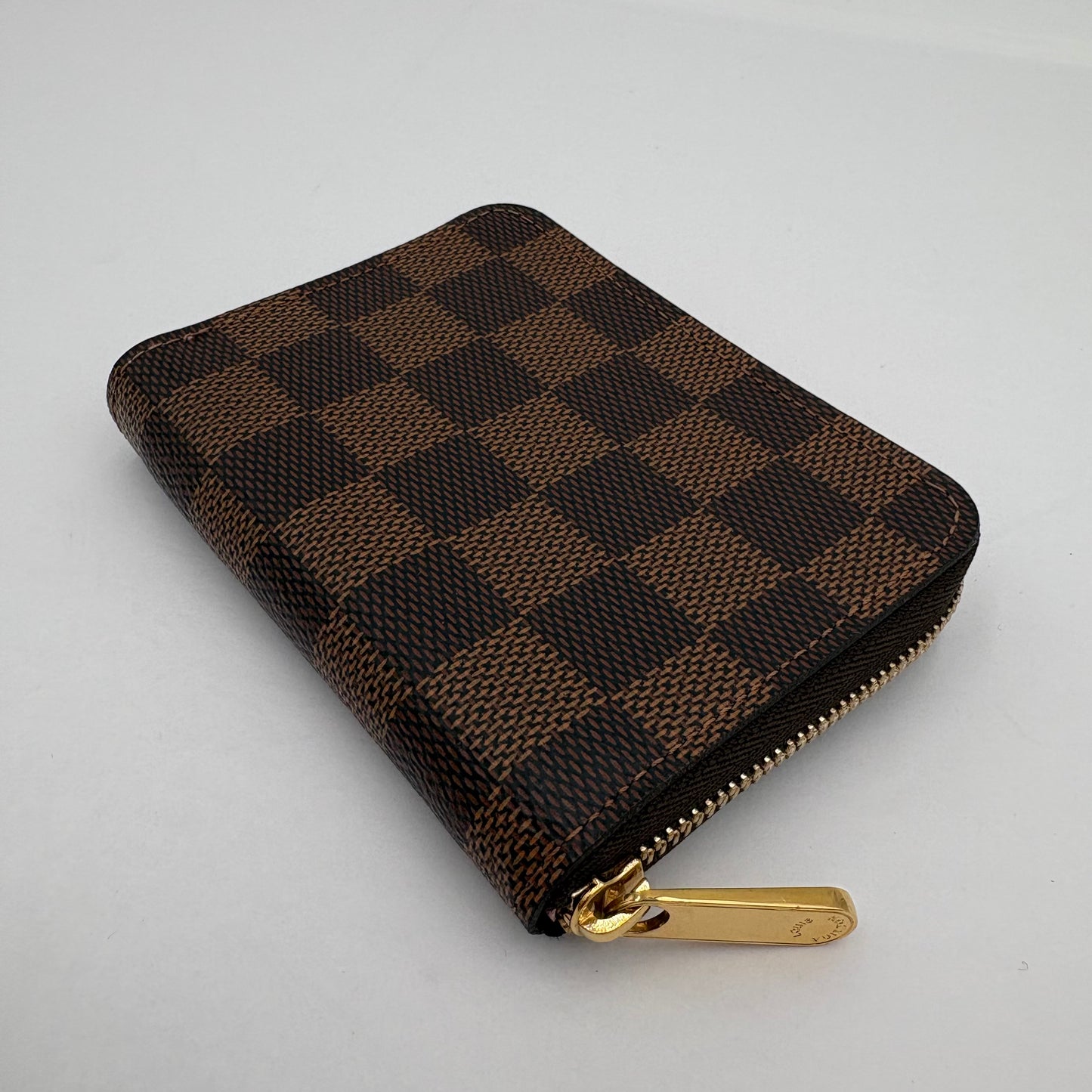 Chipped Louis Vuitton Zippy Coin Wallet