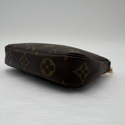 2004 Louis Vuitton Pochette Accessories