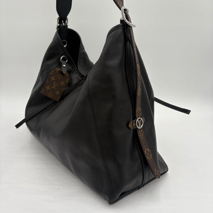 Chipped Louis Vuitton Carryall Vibe MM