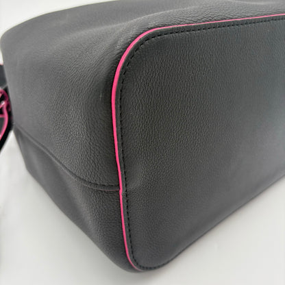 2019 Louis Vuitton Lock Me Bucket Shoulder Bag