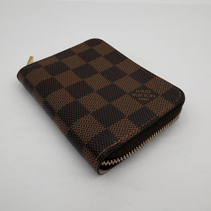 Chipped Louis Vuitton Zippy Coin Wallet