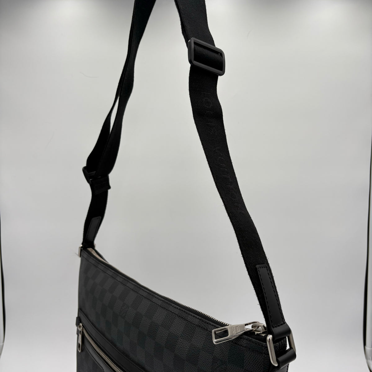2011 Louis Vuitton Mick GM Crossbody Bag