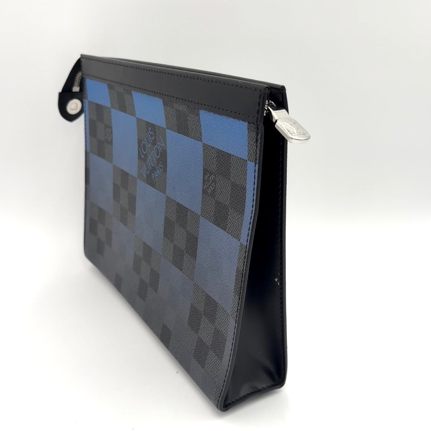 Chipped Louis Vuitton 3D Pochette Voyage Clutch Bag