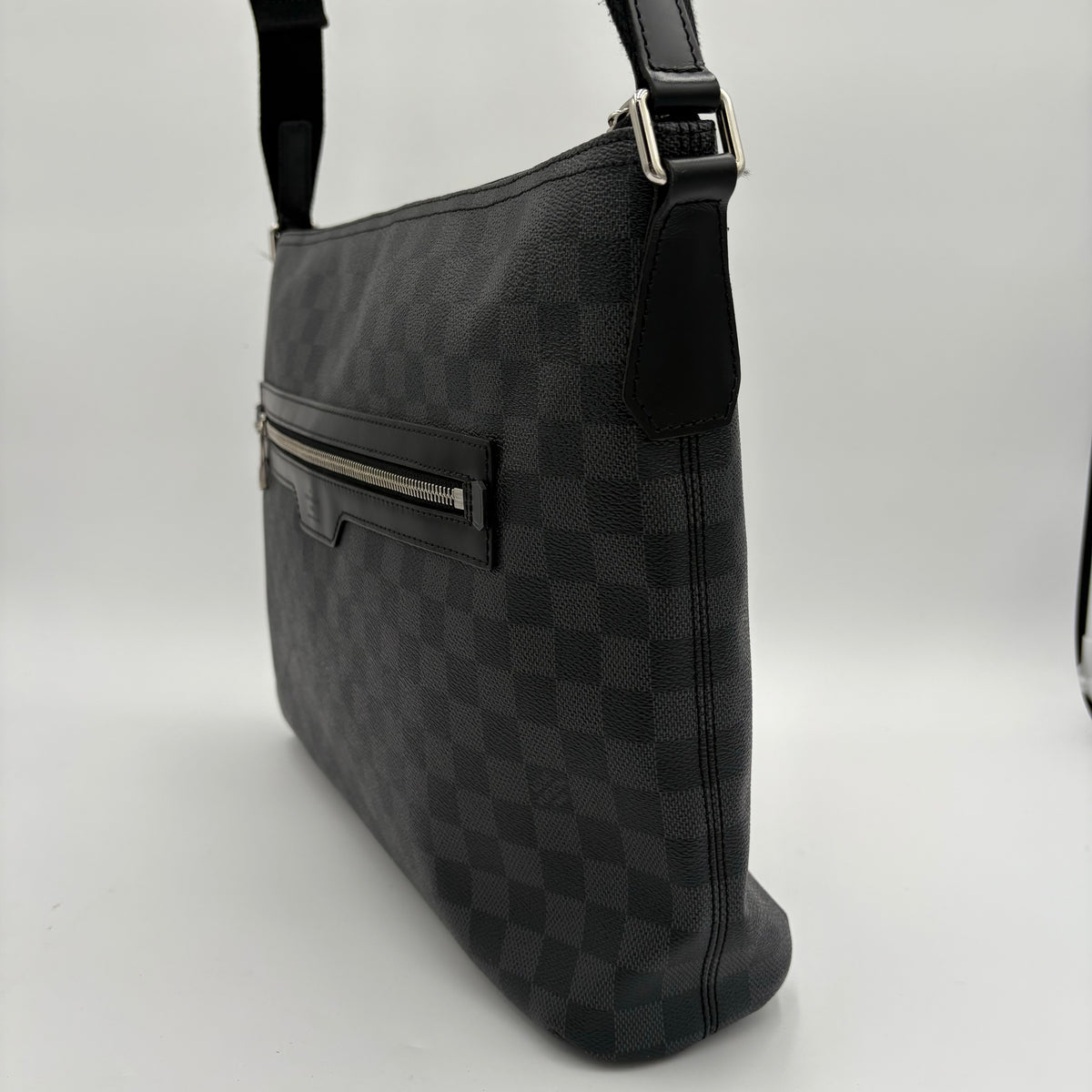 2011 Louis Vuitton Mick GM Crossbody Bag