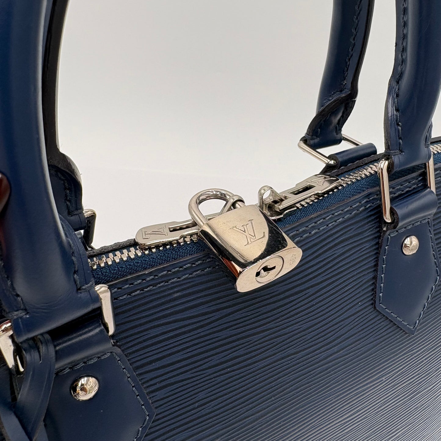 2012 Louis Vuitton Alma GM Epi Leather