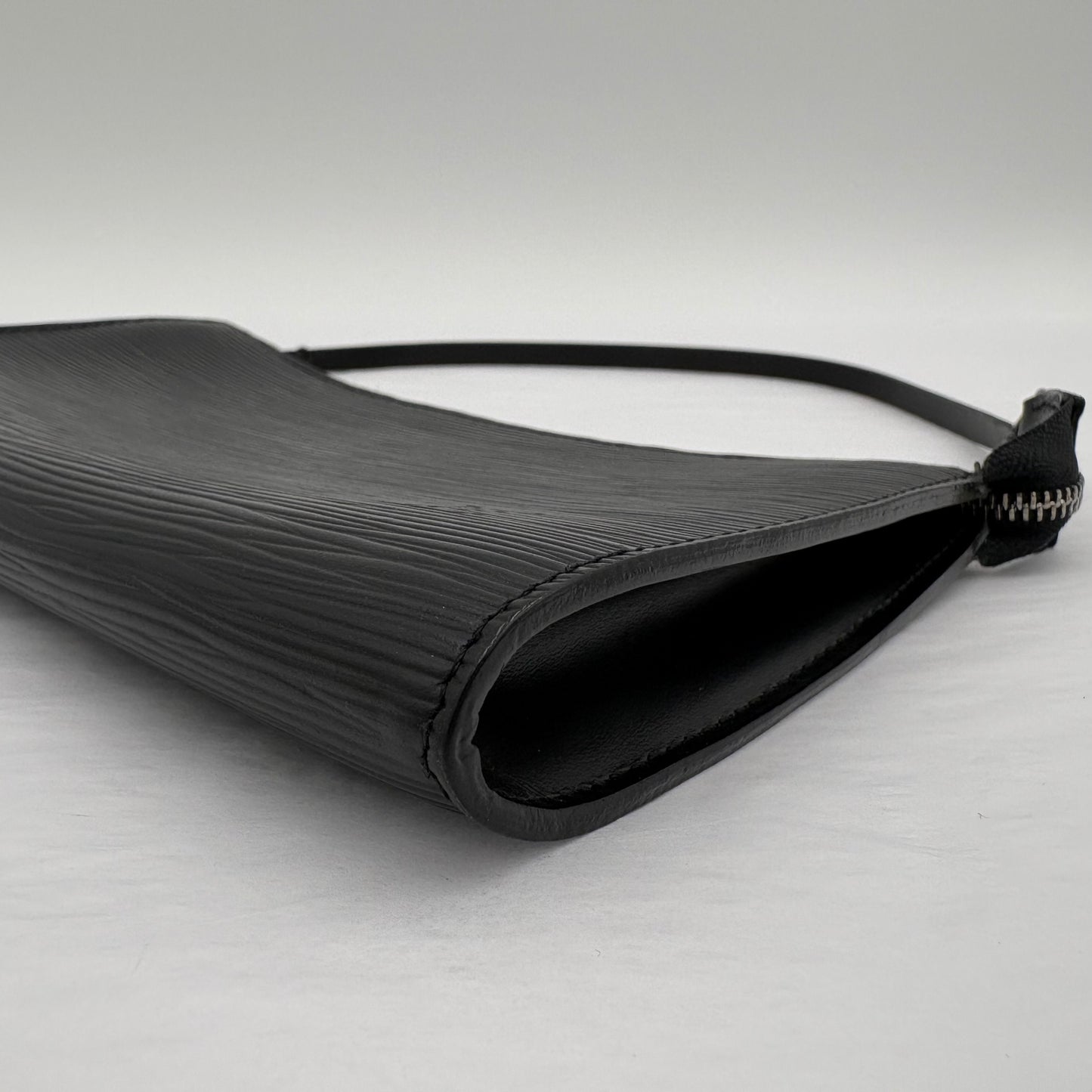 2006 Louis Vuitton Epi Pochette