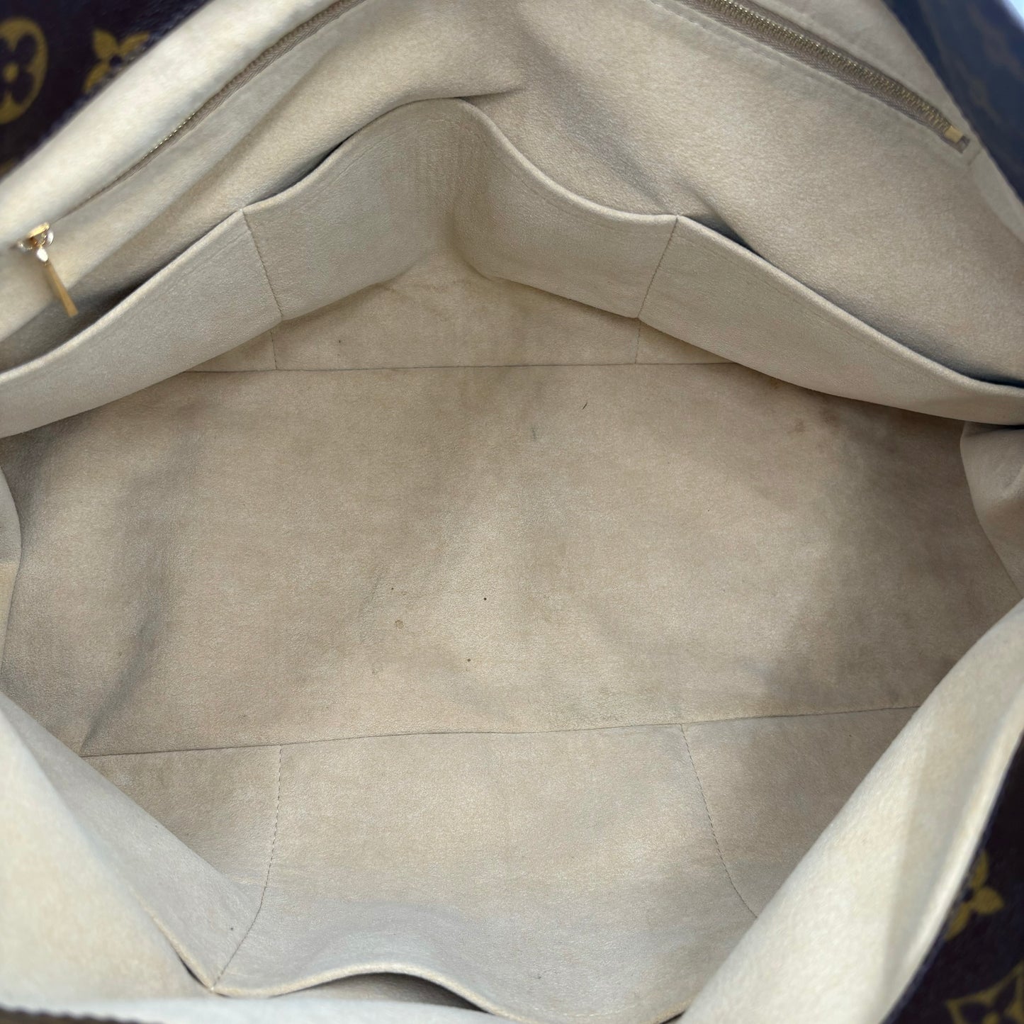 2010 Louis Vuitton Artsy GM Handbag
