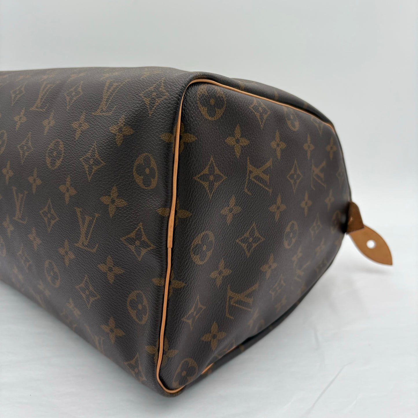 Chipped Louis Vuitton Monogram Speedy 35