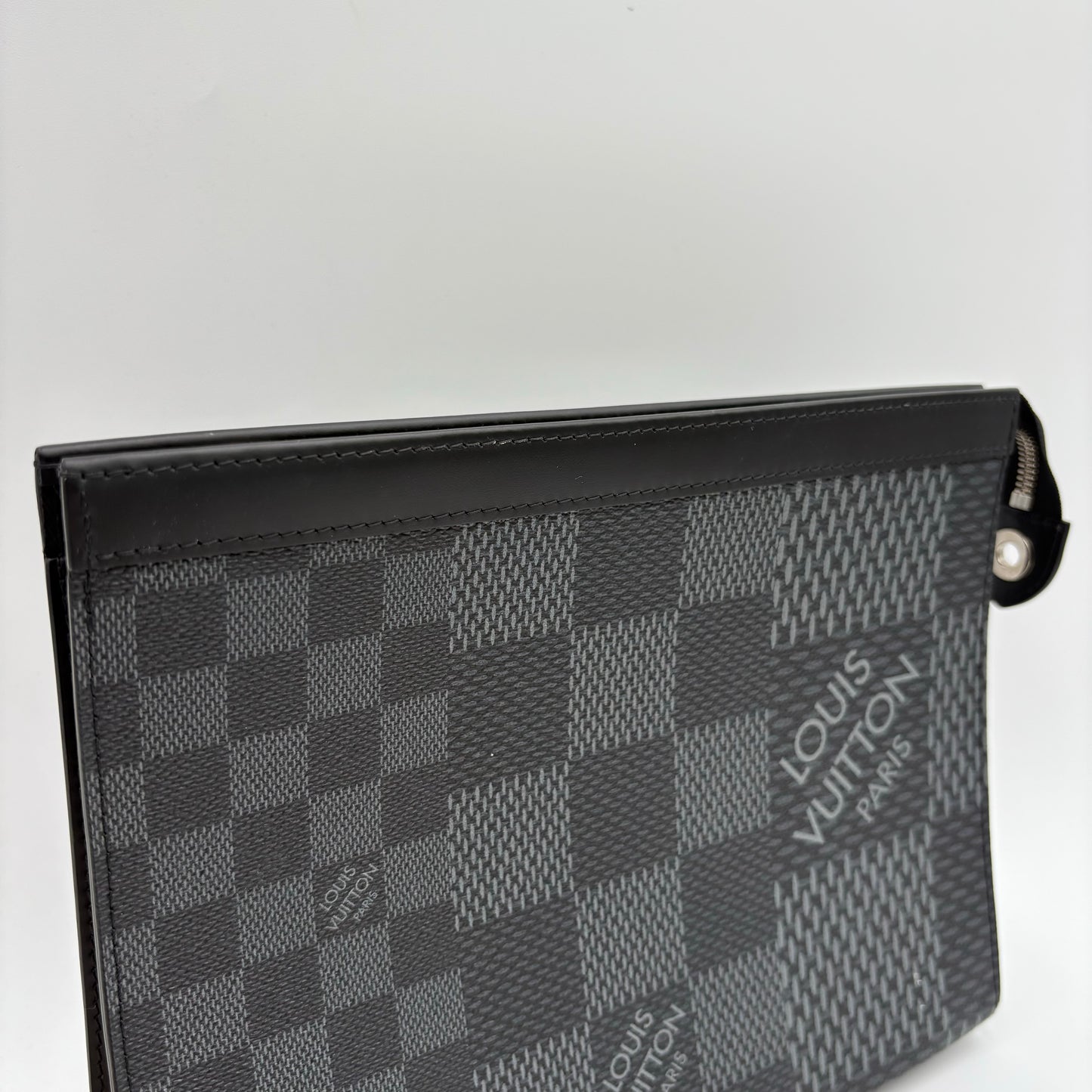 Chipped Louis Vuitton 3D Pochette Voyage Clutch Bag