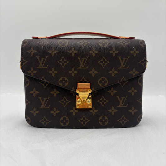 Chipped Louis Vuitton Pochette Metis Monogram