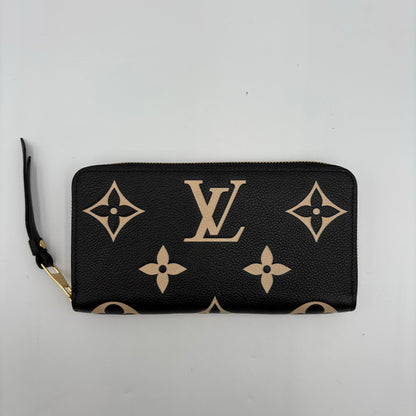 Chipped Louis Vuitton Giant Monogram Zippy Wallet